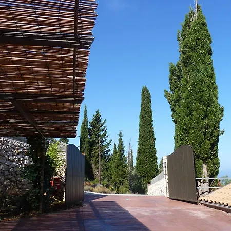 Melivaro Tsoukaladhes