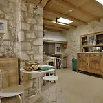 Melivaro *
